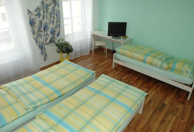 Hotel Restaurant Au Chasseur Orbe Room photo